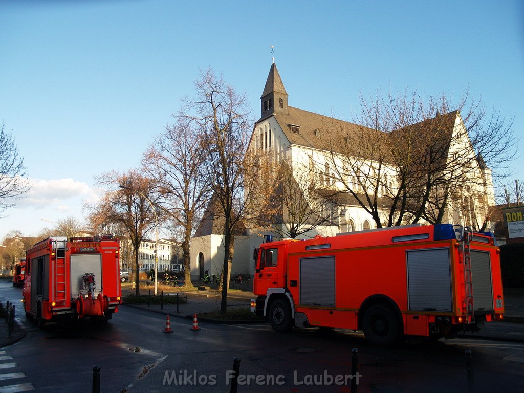 Brand in Kirche Koeln Muelheim Tiefenthalstr   P42.JPG